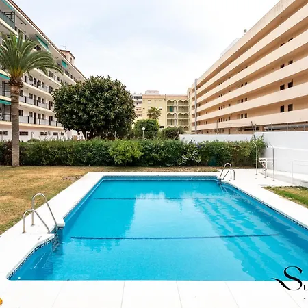 Apartment Perfect Location 3 Bedrooms 2 Bath, Parking, Pool *