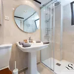 Perfect Location 3 Bedrooms 2 Bath, Parking, Pool Apartmán *
