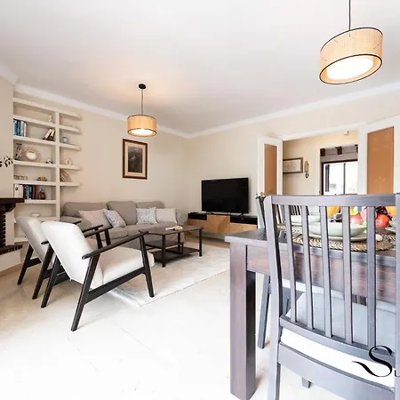 Perfect Location 3 Bedrooms 2 Bath, Parking, Pool * Fuengirola