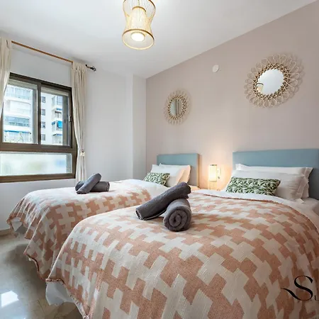 Perfect Location 3 Bedrooms 2 Bath, Parking, Pool フエンヒロラ