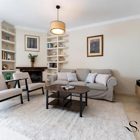 Perfect Location 3 Bedrooms 2 Bath, Parking, Pool フエンヒロラ
