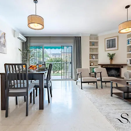 Perfect Location 3 Bedrooms 2 Bath, Parking, Pool *